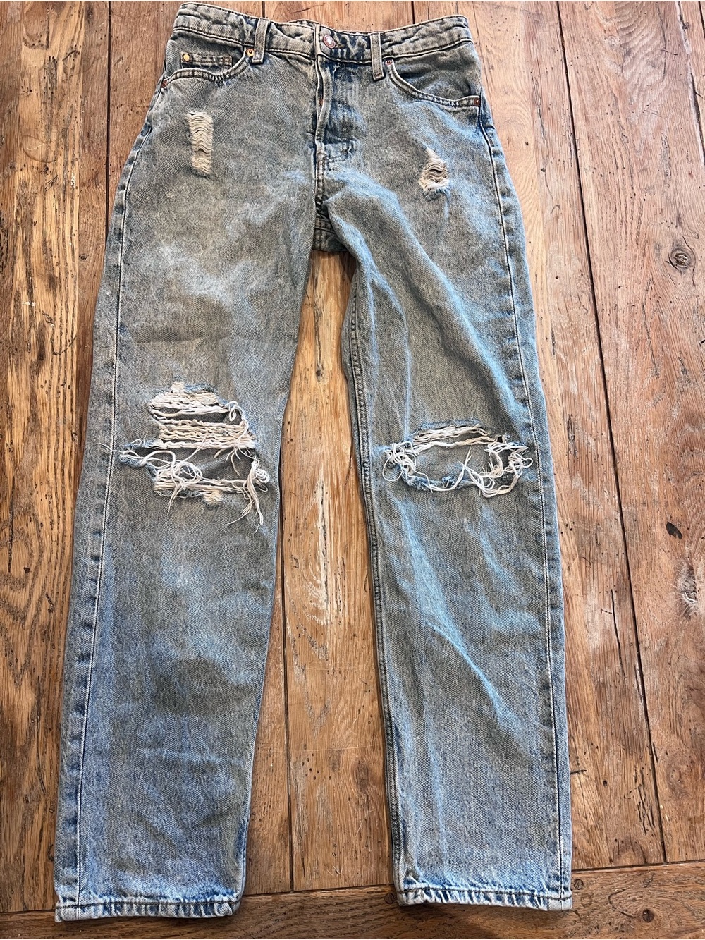Women’s Boyfriend Ripped Jeans in Light Blue Size 2 Giving Lived In Grunge Boho